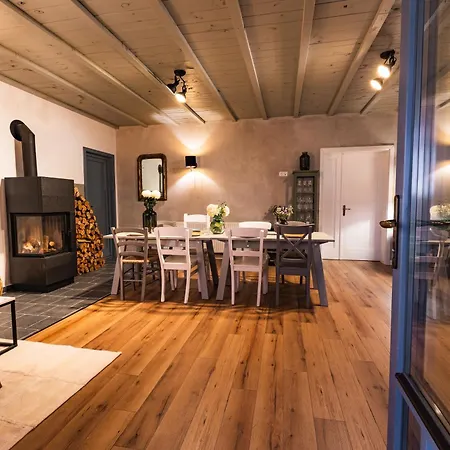 Touri - Touri Alpesi Birtok Apartment *